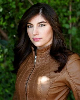 Lauren Lox Headshot 2.1